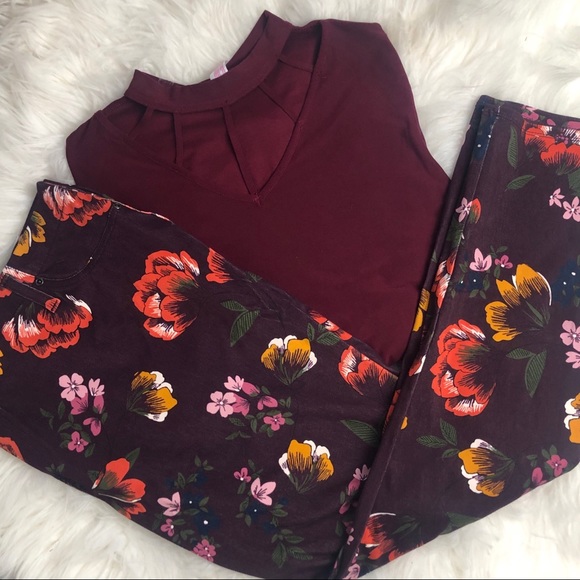 Denim - Maroon Floral Jegging Pant back pockets SO COMFY